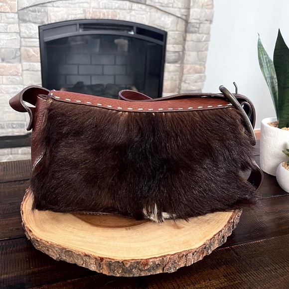 Dolce & Gabbana fur shoulder bag. Super cute handbag. So cute ❤️ - Picture 7 of 9